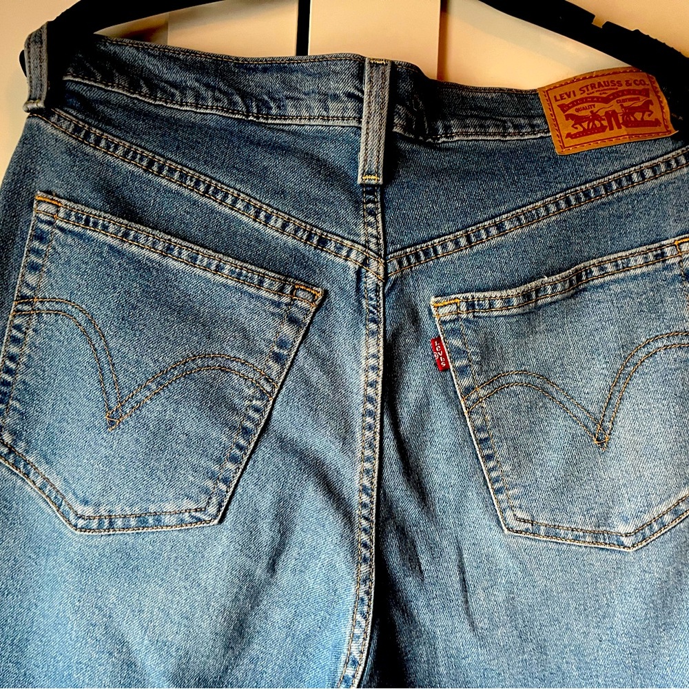 Levi’s Ribcage Straight Ankle Jeans
